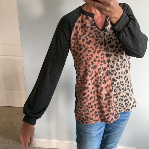 Animal Print, Long Sleeve Top - Picture 6 of 8